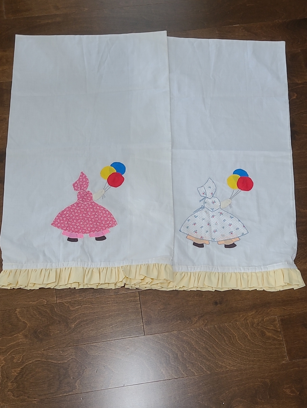 Handmade Vintage Sunbonnet Balloon Appliqué King Pillowcases